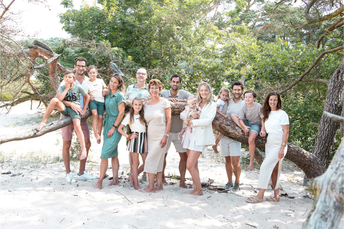 Familie tijdens een fotoshoot in de Soesterduinen