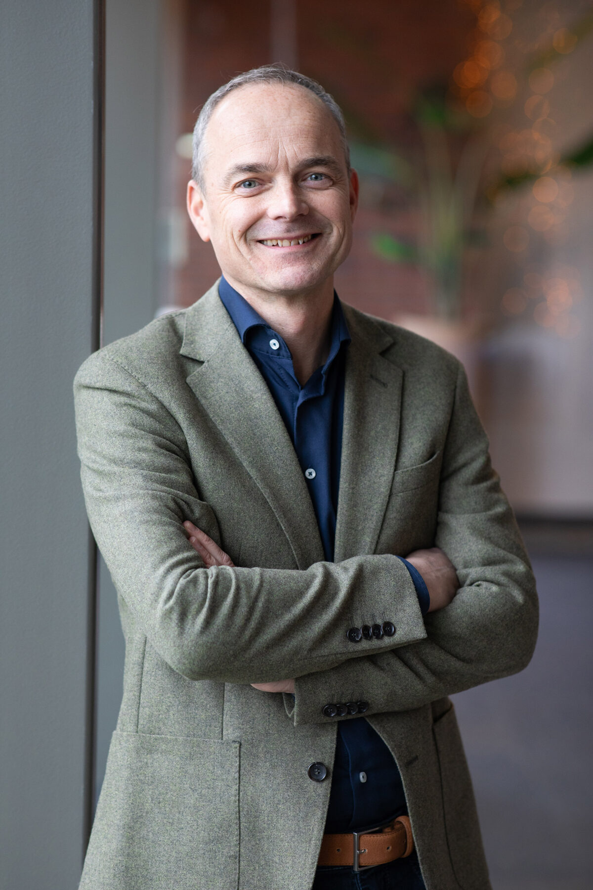 Zakelijk portret van een man op kantoor