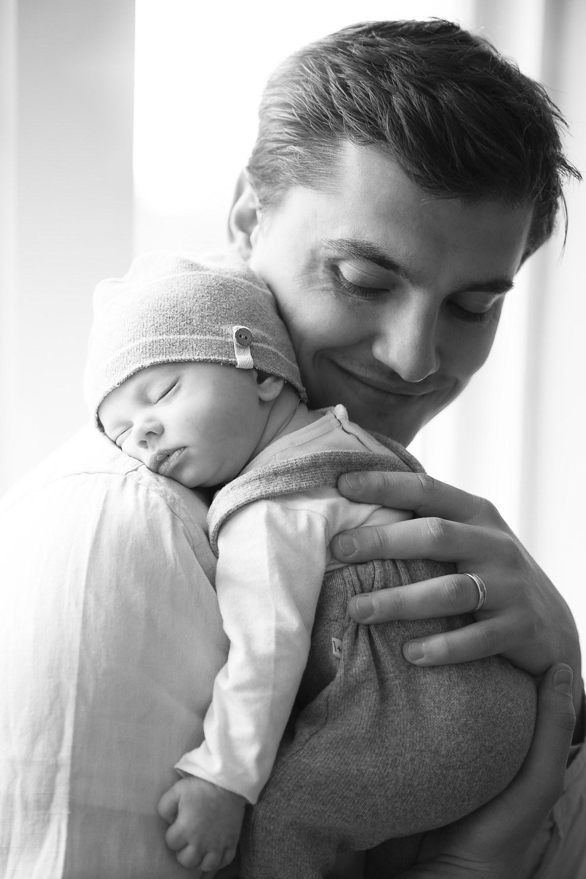 Vader met zijn pasgeboren baby