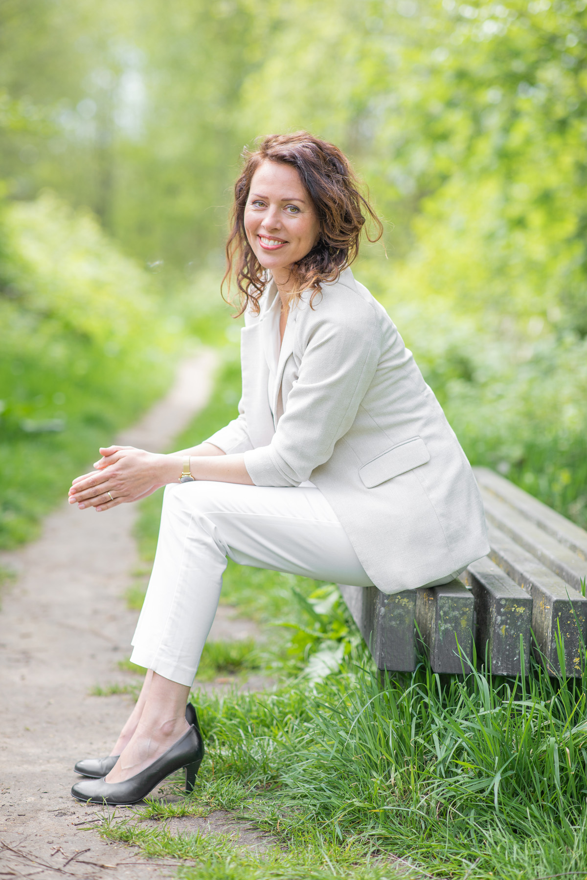 Zakelijk portret van een vrouwelijke ondernemer op locatie